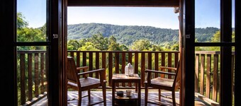 Golden Wattle Luxury Cottage & Highland Cows