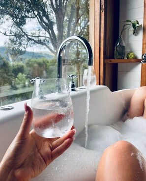 Unclassified image, 4 of 31, button