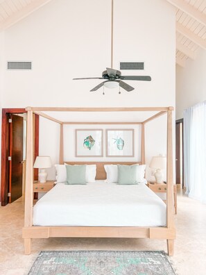 6 ห้องนอน, ตู้นิรภัยในห้องพัก, ต�กแต่งพิเศษโดยเฉพาะ