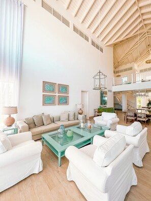 Villa ejecutiva, 6 habitaciones | Caja de seguridad en la habitación y muebles diferentes 