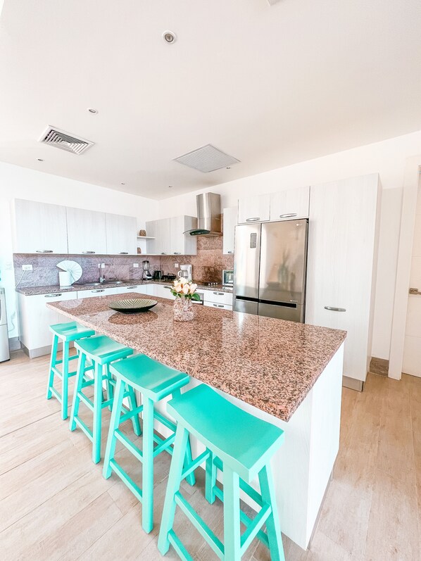 ตู้เย็น, ไมโครเวฟ, เตาอบ, เครื่องล้างจาน