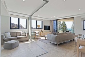 TV - Breeze 503 Mooloolaba Ocean View (Mooloolaba)