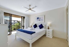 2 bedrooms, bed sheets - Beachport 11 River Apt Mooloolaba (Mooloolaba)