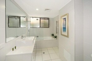Douche, serviettes fournies