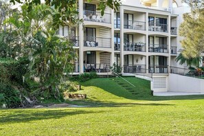 Exterior - Beachport Unit 16 - Direct Water Front Views! (Mooloolaba)