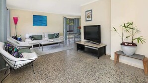 Unclassified image, 5 of 13, button - Naroo 7 Central Mooloolaba Stay (Mooloolaba)