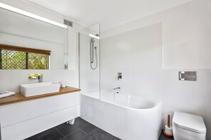 Shower, towels