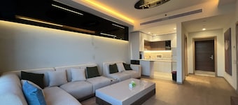 Luxury Chic Suite In Aeon Compound- Mall Of Arabia Towers