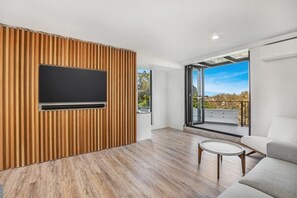 TV, offices - Taranaki Unit 5 - Unwind in Luxury (Mooloolaba)