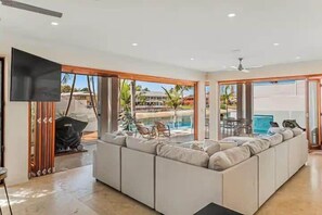 Interior - Luxurious, tropical Haven Mooloolaba (Mooloolaba)