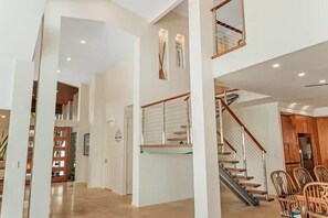 Interior - Luxurious, tropical Haven Mooloolaba (Mooloolaba)