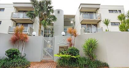 Lahaina Unit 3 - Beachfront Family Friendly Apt.