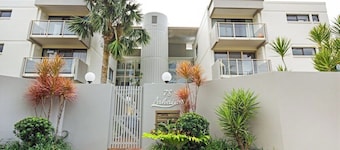 Lahaina Unit 3 - Beachfront Family Friendly Apt.