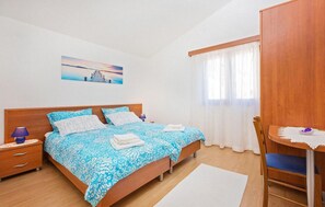 3 Schlafzimmer, Reisekinderbett, kostenloses WLAN, Bettwäsche