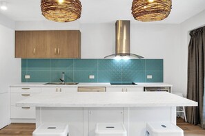 Fridge, microwave, oven, stovetop - Lahaina Unit 4-Mooloolaba Beachfront Apt (Maroochydore)