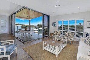 Interior - George8-Ultimate Beach House (Alexandra Headland)