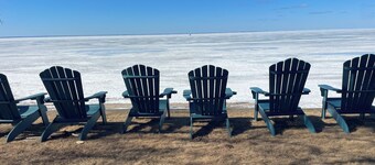 Condo w/ water access. Short drive to Green Bay and Sturgeon Bay/Door County