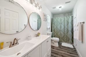 Hair dryer, towels - Bikes, Yard & Fire Pit at Upscale Lecanto Home! (Lecanto)
