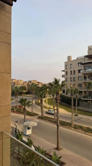 Property grounds - Modern 3 BD apartment With garden view in Allegria Residence - sheikh zayed (Giza Governorate)