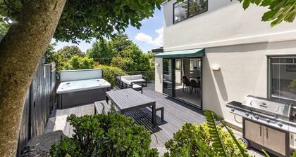 Spa, Movies, Pool table, Table tennis - Ellerslie!