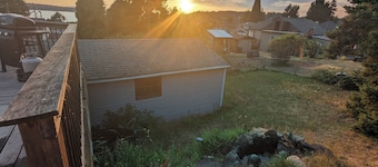 Private, free parking and laundry. Centrally located to everything
The Roadhouse