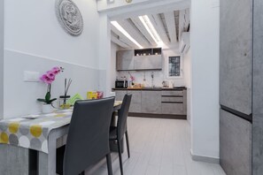 Fridge, microwave, stovetop