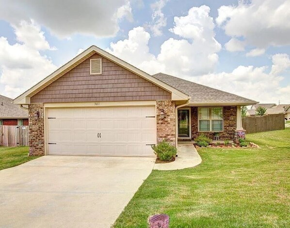 Exterior - Geographical Oddity: Close to Everything! <Convenient to Huntsville and Madison> (Huntsville)