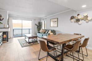 Dining - Lakehouse Retreat - Walk to Village, Lake Views, AC, Pool (Big Bear Lake)