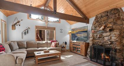 G&P Moonridge - Hot Tub, Fireplace, Deck, Barbecue