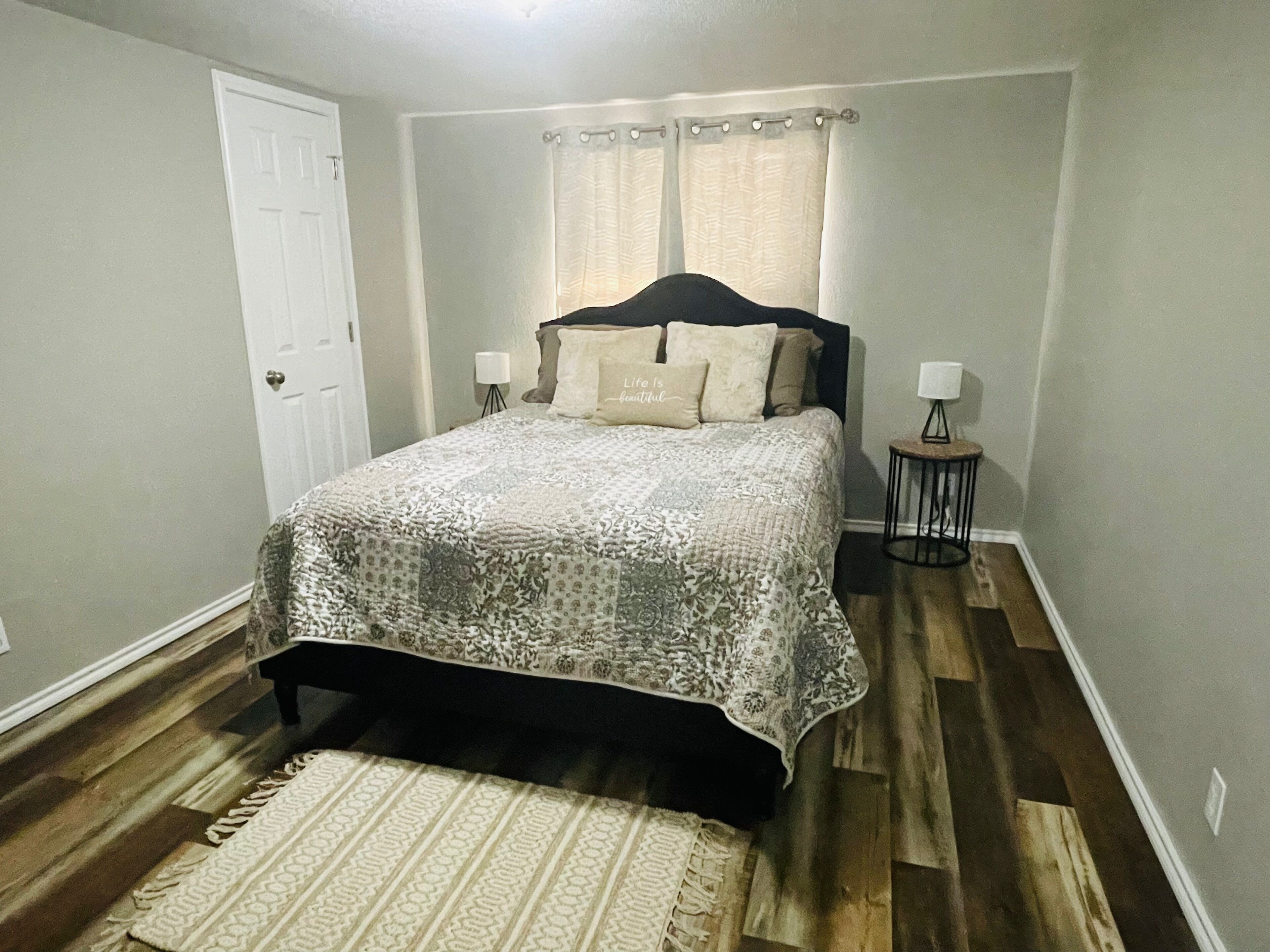 3 chambres, fer et planche à repasser, Wi-Fi gratuit, draps fournis