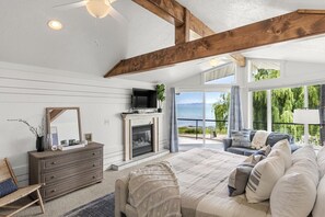 7 habitaciones, tabla de planchar con plancha y cuna de viaje