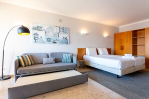 Bügeleisen/Bügelbrett, kostenloses WLAN, Bettwäsche