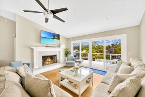 Smart TV, table tennis