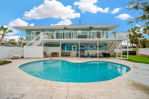 A heated pool - Waterfront KEY home w/ Pool, HotTub, mins to beach (Siesta Key)