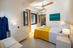 2 bedrooms, iron/ironing board, free WiFi, bed sheets - Tranquil retreat: Villa Gionis near Loggos, Paxos. (Loggos)