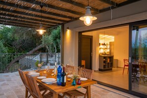 Outdoor dining - Tranquil retreat: Villa Gionis near Loggos, Paxos. (Loggos)
