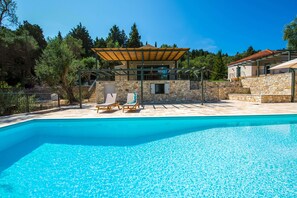 Pool - Tranquil retreat: Villa Gionis near Loggos, Paxos. (Loggos)