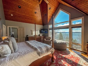 4 chambres, bureau, Wi-Fi, draps fournis