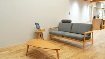 Design-Haus, Nichtraucher, Küche | Wohnbereich | 50-Zoll-Flachbildfernseher mit Kabelempfang