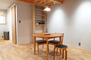 1 bedroom, down comforters, free WiFi, bed sheets - Rikka Fukiya (Takayama)