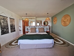 4 bedrooms, desk, iron/ironing board, free WiFi