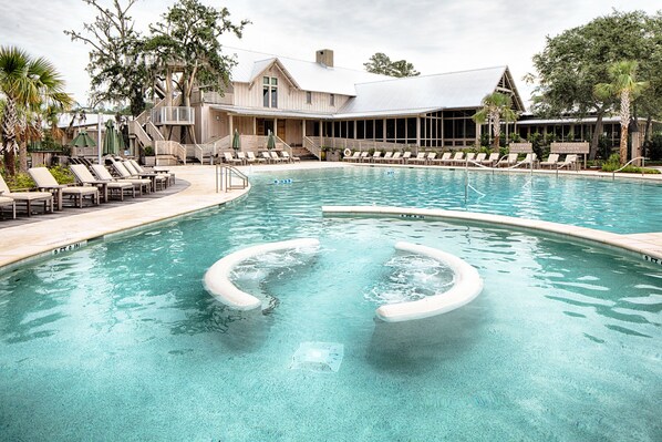 Pool - Stylish Townhome w/ Wraparound Porch & Game Room (Bluffton)