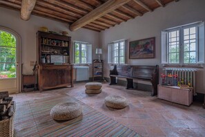 Interior - Beautiful private villa with WIFI, TV, patio, pets allowed and panoramic view, close to Viareggio (Camaiore)