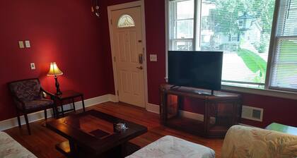 Quaint 3 Bdrm home w/in minutes of USC, Downtown Columbia, Ft Jackson and more