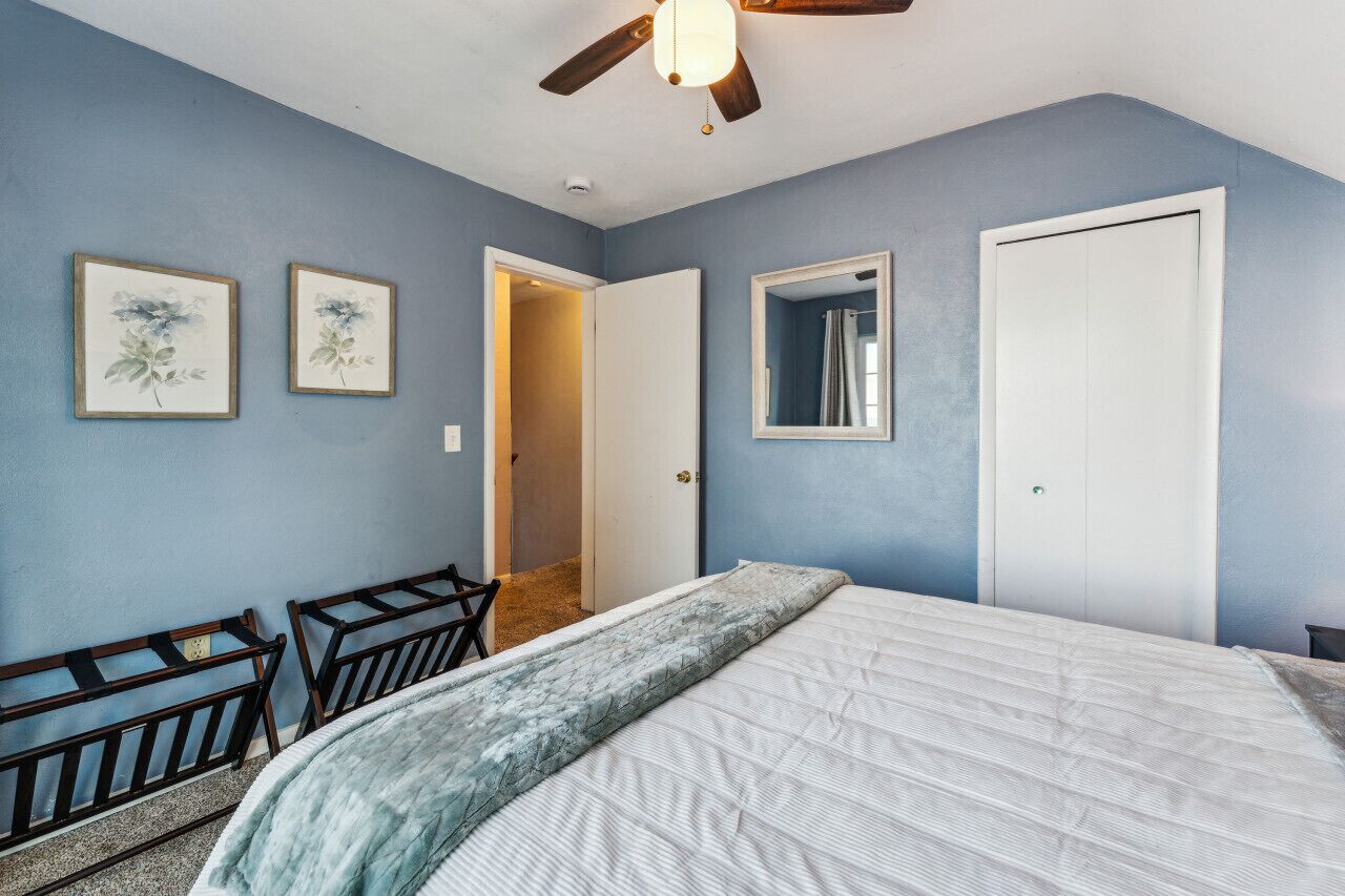 3 habitaciones, escritorio, tabla de planchar con plancha y wifi gratis 