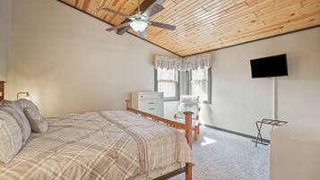 3 bedrooms, free WiFi, bed sheets