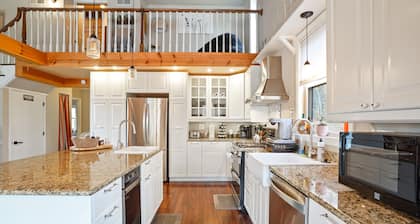 Old Faithful Getaway | Fire Pit | HotTub