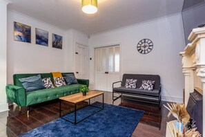 TV - 20 Millway - Gateshead (Deckham)