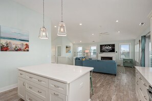 KH152: Ocean Breeze | TL Kitchen Area