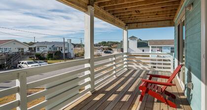 Ocean Breeze: Dog-Friendly w/Views, Elevator, Private Pool, Large fenced in Yard
